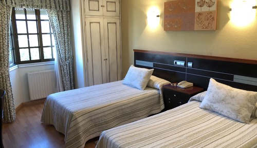 Habitación con 1 cama doble o 2 individuales