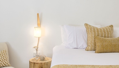 Habitación, 1 cama de matrimonio grande, junto a la piscina (Ground Floor / Lawn Access)