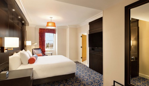 Suite, 1 cama de matrimonio grande, no fumadores (Mobility & Hearing, Roll-in Shower)