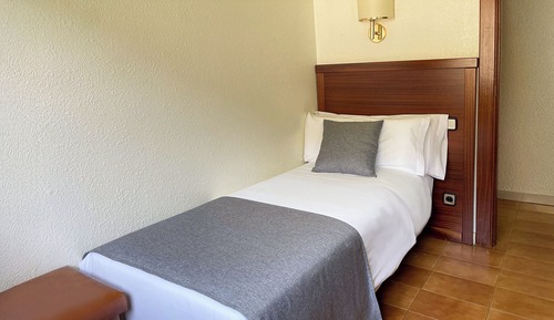 Habitación triple, vistas a la montaña