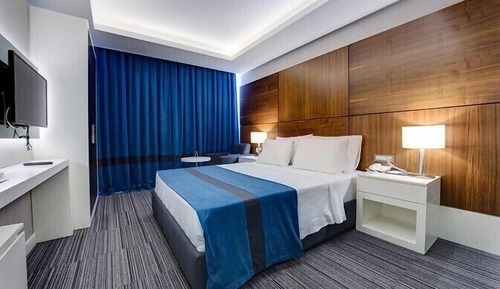 Habitación estándar con 1 cama doble o 2 individuales