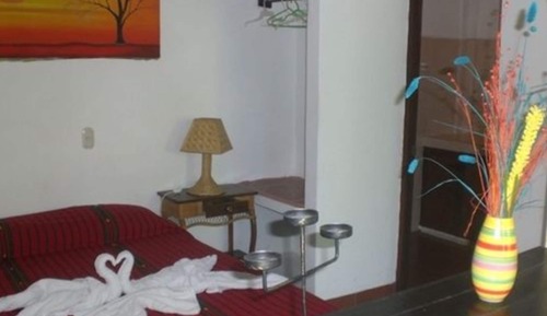 Habitación básica, 1 habitación, vistas a la piscina, en una planta alta