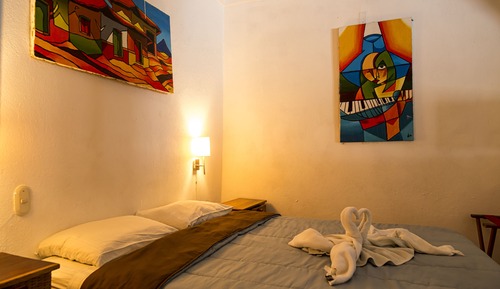 Habitación básica, 1 habitación, vistas a la piscina, en la zona del jardín