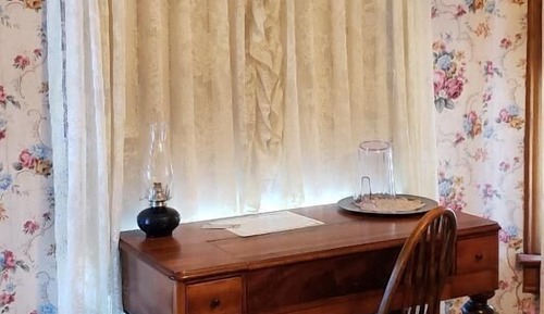 Habitación (Maxine's Room)