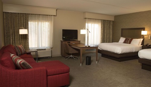 Estudio, 2 camas de matrimonio, accesible para personas con discapacidad (w/ roll-in shower)