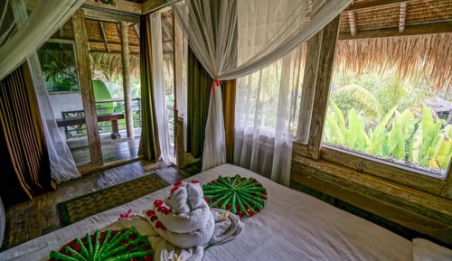 Traditional Queen Loft (Summit)