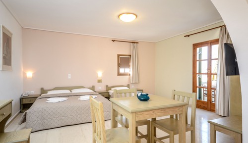 Habitación triple, vistas al mar