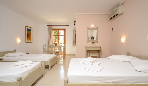 Habitación cuádruple, terraza