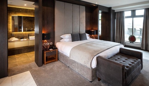 Ático de lujo, vistas a la ciudad, en esquina