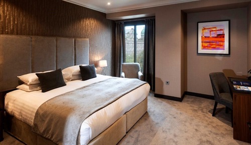 Habitación ejecutiva doble, 1 cama de matrimonio grande, vistas a la ciudad