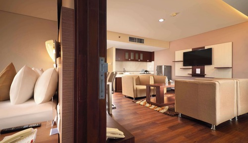 Suite ejecutiva, 1 cama de matrimonio grande, bañera, vistas a la ciudad