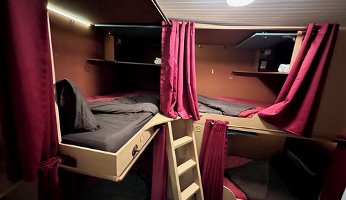 Dormitorio compartido básico, dormitorio mixto