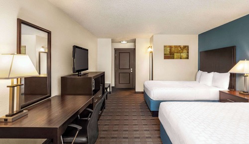 Habitación Deluxe, 2 camas de matrimonio, no fumadores (Mobility Accessible)