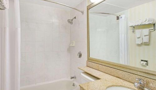 Queen Room - Non-Smoking