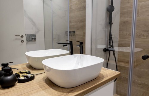 Alimos Apartamento | Fresh Beach House for 4