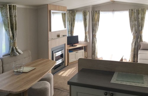 Llanrhystud Casa | 2 bedroom accommodation in Llanrhystud, Cardiganshire