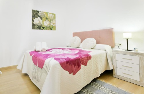 Ronda Casa | Large vacation home with pool and panoramic views of the countryside.