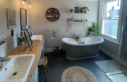 Snaresbrook Casa | Luxury Bohemian 3BD Family Home - Wanstead!