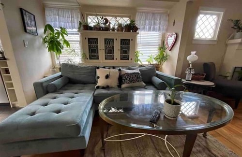 Rose City Park Cama Y Desayuno | NEW LISTING-Adorable Craftsman, great neighborhood