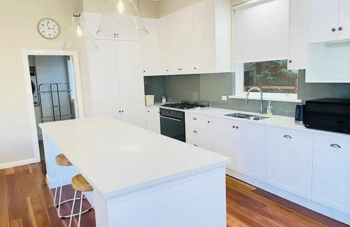 Wagga Wagga Apartamento | Classic Meets Modern in Central Wagga
