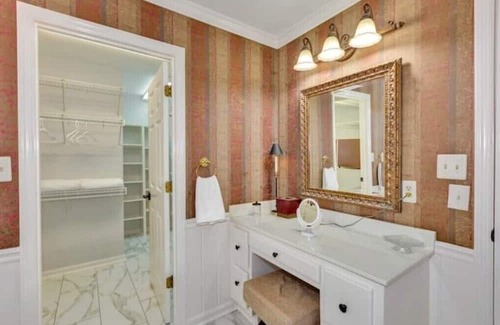 Brownsboro Casa | Southern Pecan Hideaway - Luxury Home