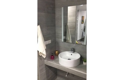 Los Tilos Apartamento | Holiday Apartment "B Estación De Tren" with Wi-Fi