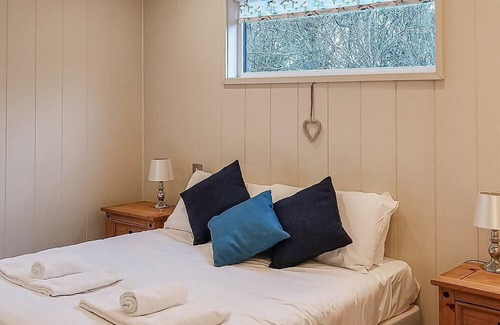 Gisleham Cabina | 2 bedroom accommodation in Lowestoft