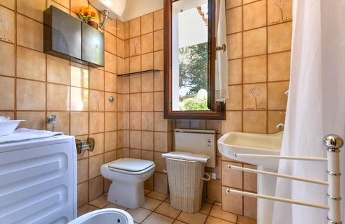 Marmi Apartamento | Holiday Apartment "Villetta Marmi" with Private Garden