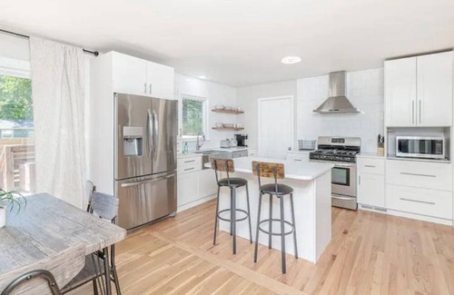 Columbia Casa | Remodeled and centrally located home in Columbia