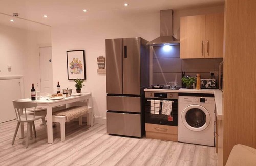 Putney Apartamento | Spacious London King bed Garden flat in quiet street near parks.1072