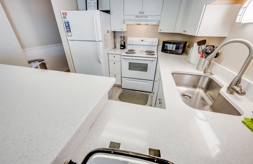 Windy Hill Condominio | New -Direct Oceanfront 3BR/2B, Private WaterPoint!