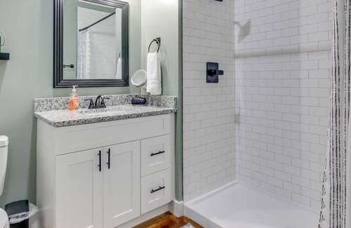 Nashville Apartamento | NEW Studio with 2 Queen Beds 7 mins to Broadway!