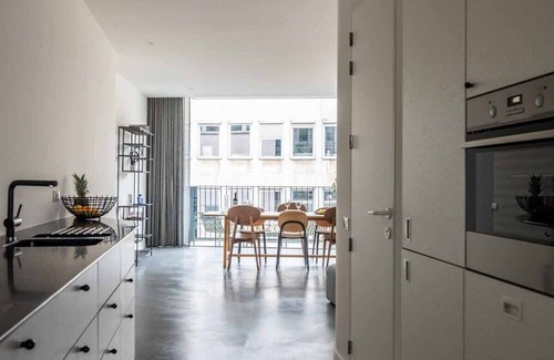 Stalingrad Apartamento | Stunning 2BR designed app centre of Brussels