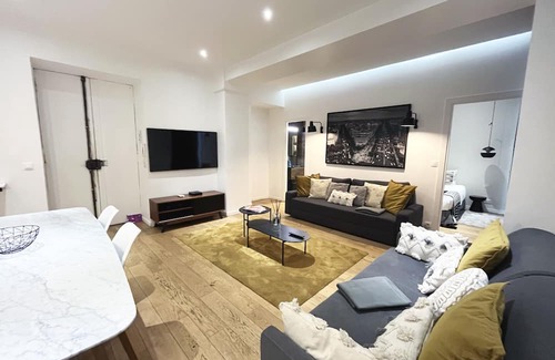 Strasbourg -Saint-Denis Apartamento | Urban Flat 69 - Beautiful Parisian Apartment in Center of Paris