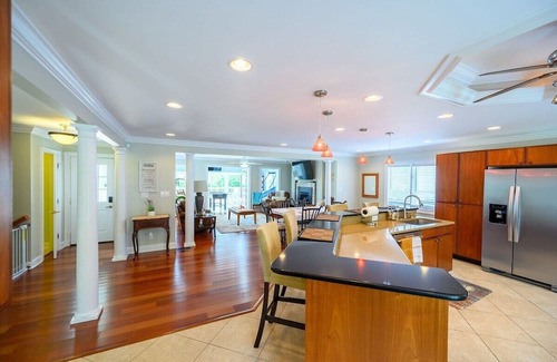 Socastee Casa | Private Dock w/ Hot Tub + King suite {Tiki Time}