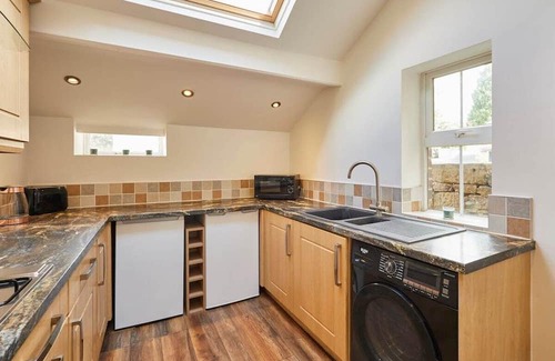 Matlock Casa | Host & Stay | Church View Cottage