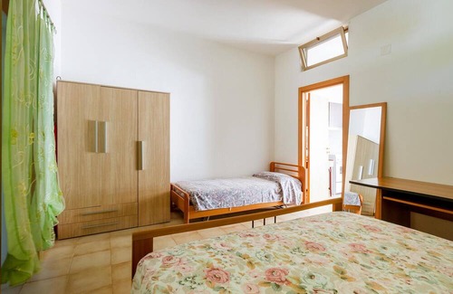 Mattinata Apartamento | Enjoy a magnificent view of the sea from this vacation apartment.