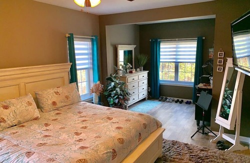 Essex Condominio | Cozy, clean, peaceful and modern condo in safe area. Come lay back & Relax!