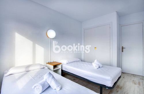 Platja d'Aro Apartamento | APARTMENT FOR 4 PEOPLE WITH POOL AND TERRACE NEAR THE BEACH AND SHOPPING AREA