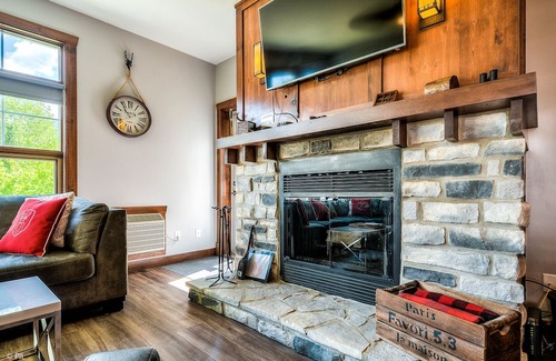 Tremblant-Les-Eaux Condominio | Arnica 209★5 Beds★View★Walk to Mountain★Fireplace