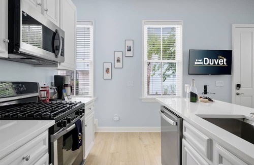 North Charleston Casa | Bird Song : Recently Renovated in Mixson!