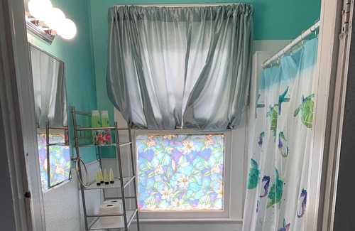 Norfolk Casa | Rustic Ocean View Beach House - BEST Location in Ocean View! 2 bed/1 bath House