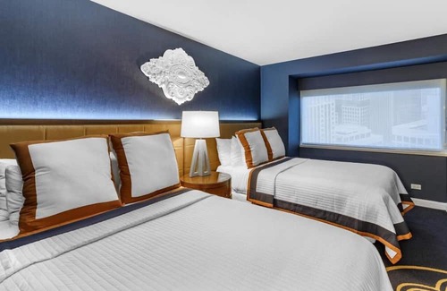 Streeterville Casa | 2 Connecting Suites at a 4.5⭐️ Hotel