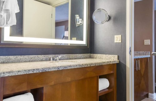 Streeterville Casa | 2 Connecting Suites at a 4.5⭐️ Hotel