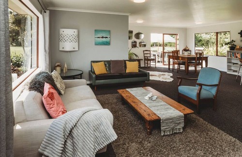 Kaitake Casa | WHAREPUNI - OAKURA RETREAT