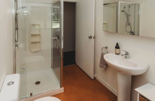 Kaitake Casa | WHAREPUNI - OAKURA RETREAT