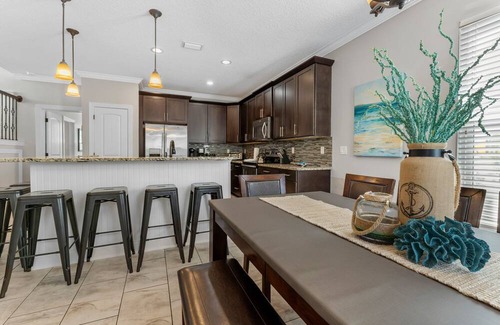 Villages of Crystal Beach Casa | Lagoon Pool-Heated for Spring break, 2 Living Areas, Walk to Beach