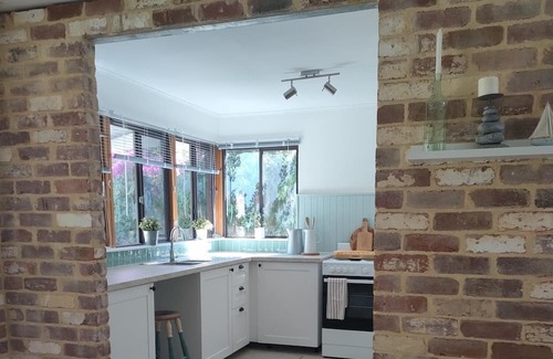 Yanchep Cabaña | Yanchep seaside cottage a coastal retreat Pet Friendly