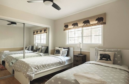 Big Bear Lake Cabaña | Walk/Bike to BikePark/Lake/Zoo/Trails + FirePit + Pet/Baby-friendly