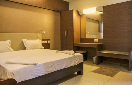 Madurai Main Casa | Calm Stay West Tower Of Meenakshi Amman Temple